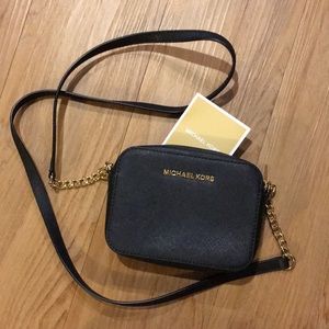 NWOT Michael Kira Jet Set Travel Crossbody